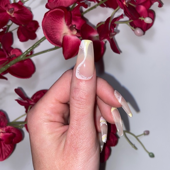 Pastel Swirl Press-On Nails - Picture 3 of 6